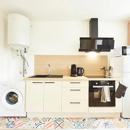 Rb-1g - Joli 2 Pieces Au 1er Etage Avec Terrasse 1 A 2 Pers דירה