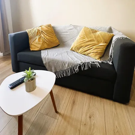 Rb-1g - Joli 2 Pieces Au 1er Etage Avec Terrasse 1 A 2 Pers * מולהאוס